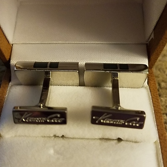 Kenneth Cole Silver and Blue Gray Cuff Links - Picture 3 of 5
